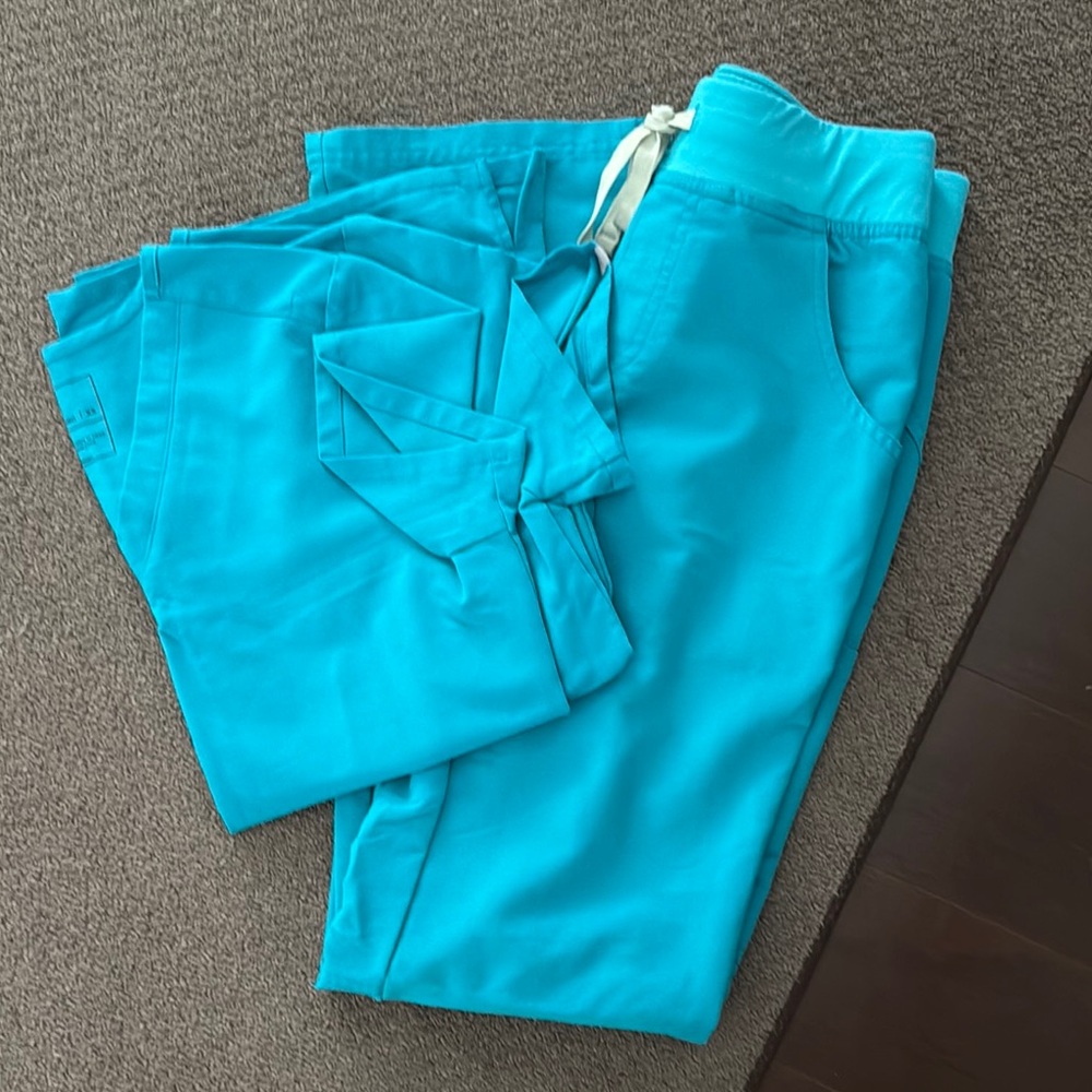 Figs scrubs
